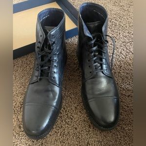 Cole Haan size 11.5d black 8 eyelet ankle boots